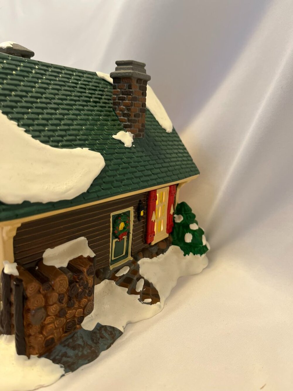 Department 56 Snow Village – Fisherman’s Nook Resort - Picture 6 of 16